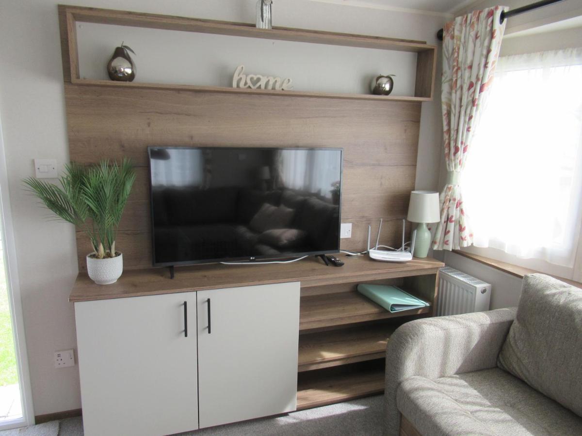 Chichester Lakeside Self-Catering Holiday Home Exterior foto