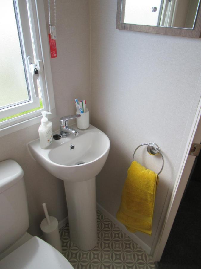 Chichester Lakeside Self-Catering Holiday Home Exterior foto