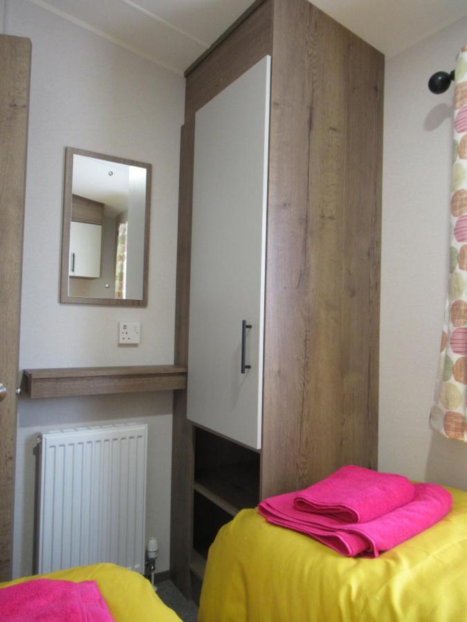 Chichester Lakeside Self-Catering Holiday Home Exterior foto